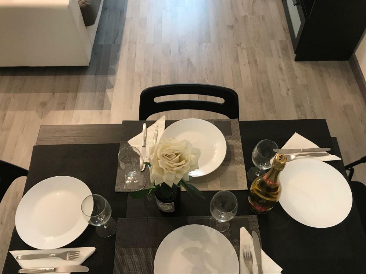 Dimora Milano Apartment ภายนอก รูปภาพ